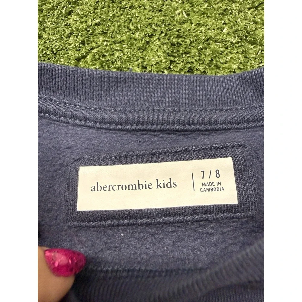 Abercrombie & Fitch Kids Size 7/8 Mickey Mouse Embroidered Crew Neck Pullover